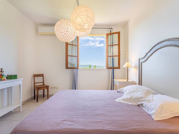 Ferienwohnung für 6 Personen, mit Balkon und Ausblick in Grimaud - 3