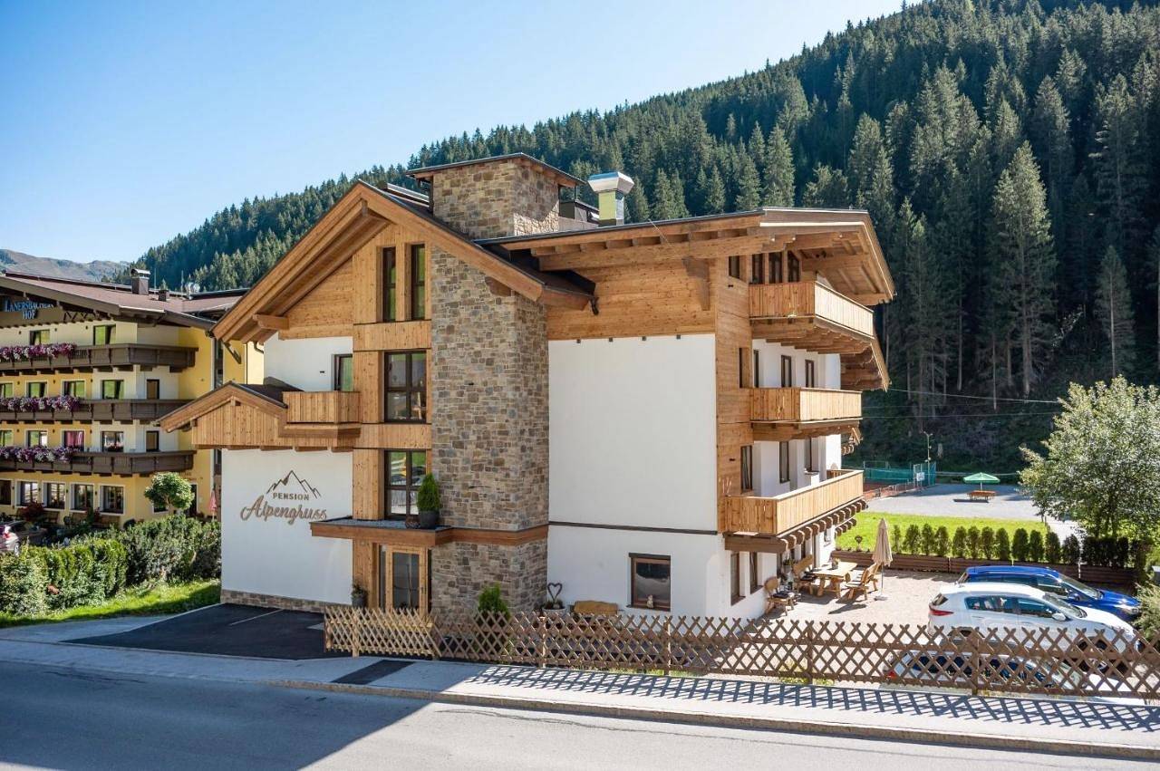 Hotel Pension Alpengruß in Tuxer Alpen, Hintertux