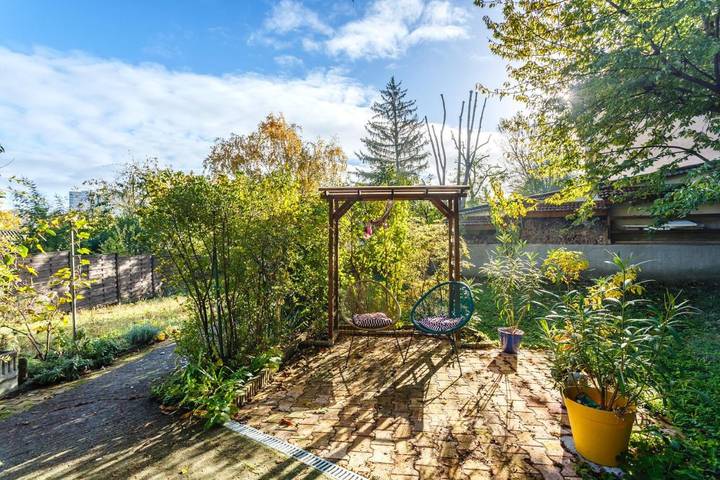 Location de vacances pour 2 personnes, avec Balcon et Terrasse ainsi que Jardin et Vue à Oullins