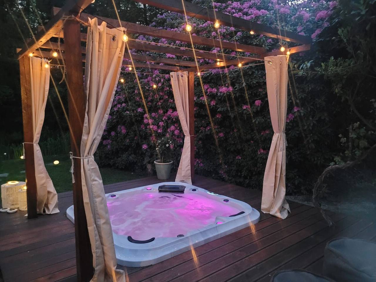 Bungalow 'Naturspa Haus Am See' met Uitzicht op Meer, Privéterras en Wi-Fi in Niederkrüchten, Niederrhein