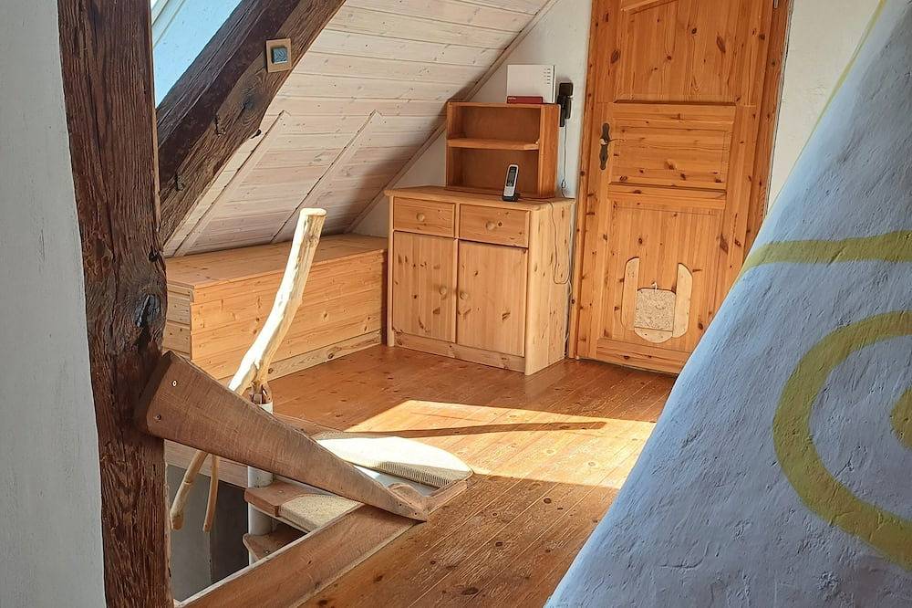 Ganze Wohnung, Platz zum Sein: Ferienwohnung in winzigem Dorf - Haustiere willkommen in Schapow, Nordwestuckermark