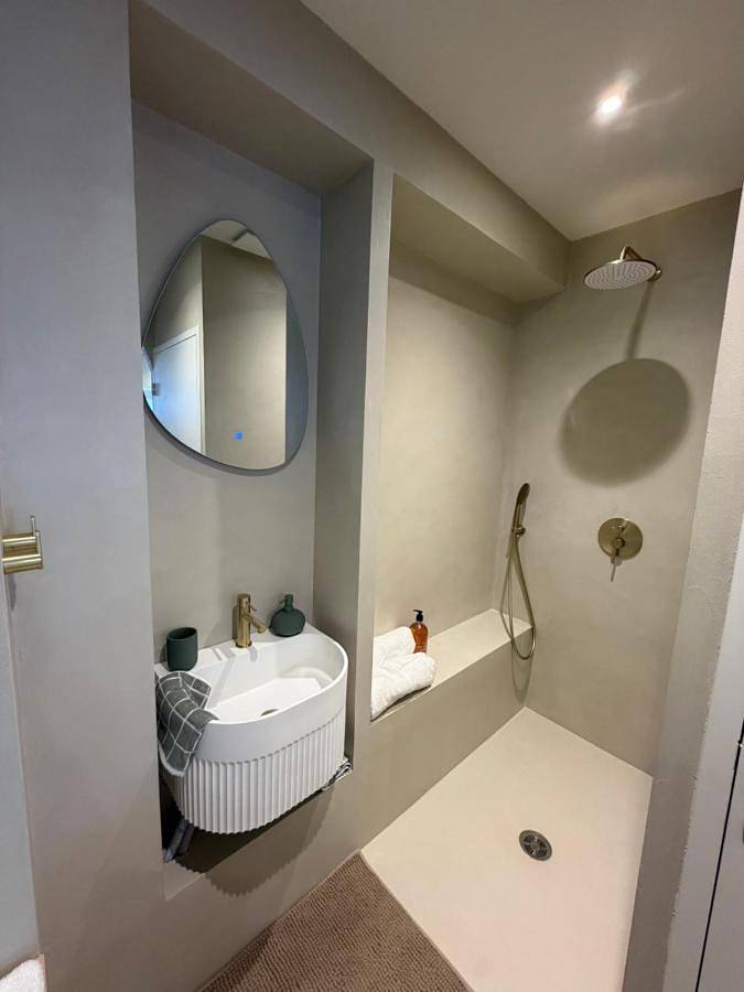 Appartement entier, Escapade romantique haut de gamme près de Lyon in Albigny-sur-Saône, Lyon et ses environs