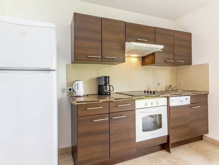 Gîte pour 4 personnes, avec Terrasse ainsi que Jardin et Piscine à Montauroux - 4