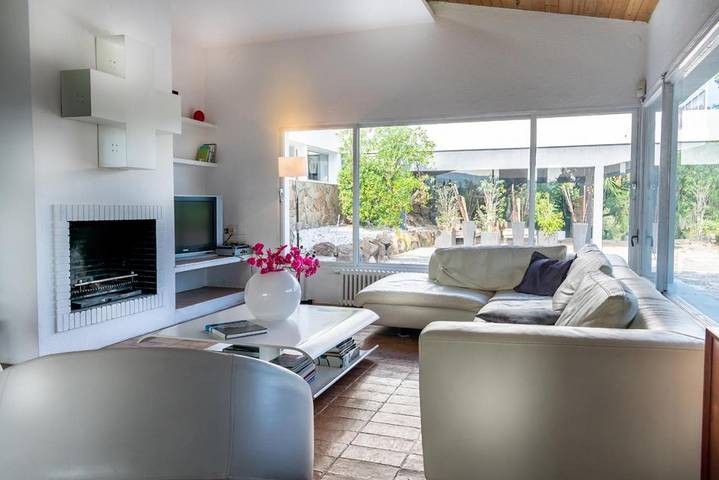 Location de vacances pour 8 personnes, avec piscine ainsi que jardin et vue, animaux acceptés à Vall-llobrega - 2