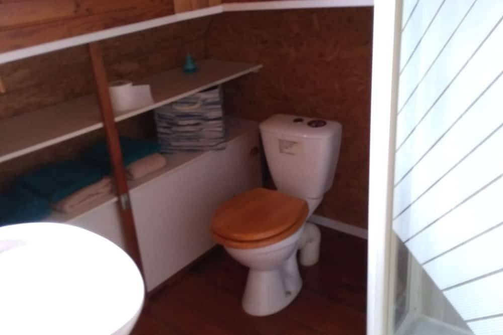 Charming 3-bedroom house boat with Ac, Wifi in beautiful Bellegarde in Bellegarde, Nimes region