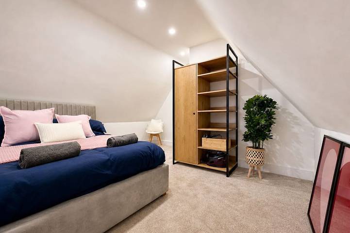 Spacious & Relaxing 4Br House | Excellent transpo. in Luton, Chiltern Hills