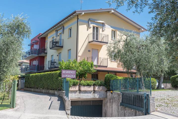 Ganzes Studio, Studio 2 in "Residence la Pergola" mit Balkon, Pool; Parkplatz verfügbar in spiaggia Malcesine (Malcesine), Malcesine