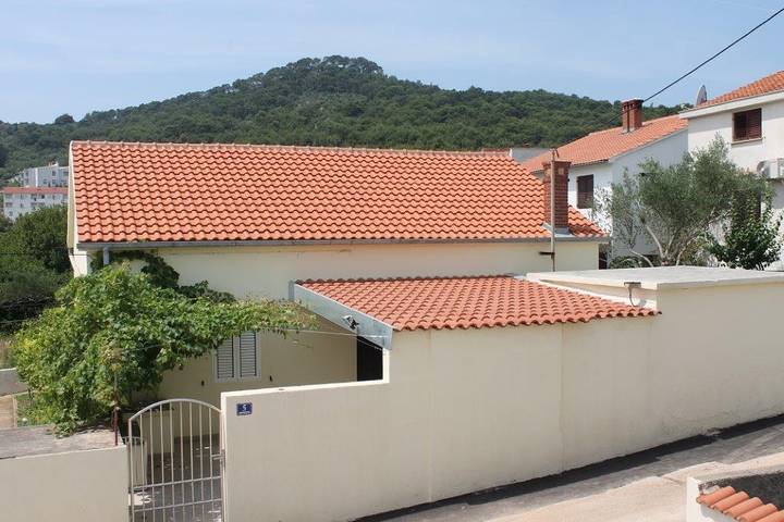 3-Zimmer-Haus mit Terrasse Preko, Ugljan K-12078 in Plaža Jaz, Poljana
