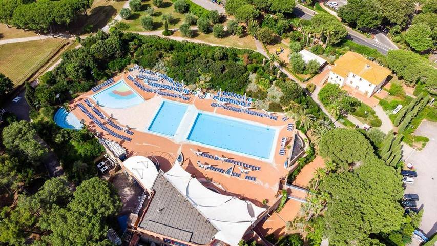 Bungalow für 4 Personen, mit Pool und Sauna sowie Balkon in San Vincenzo