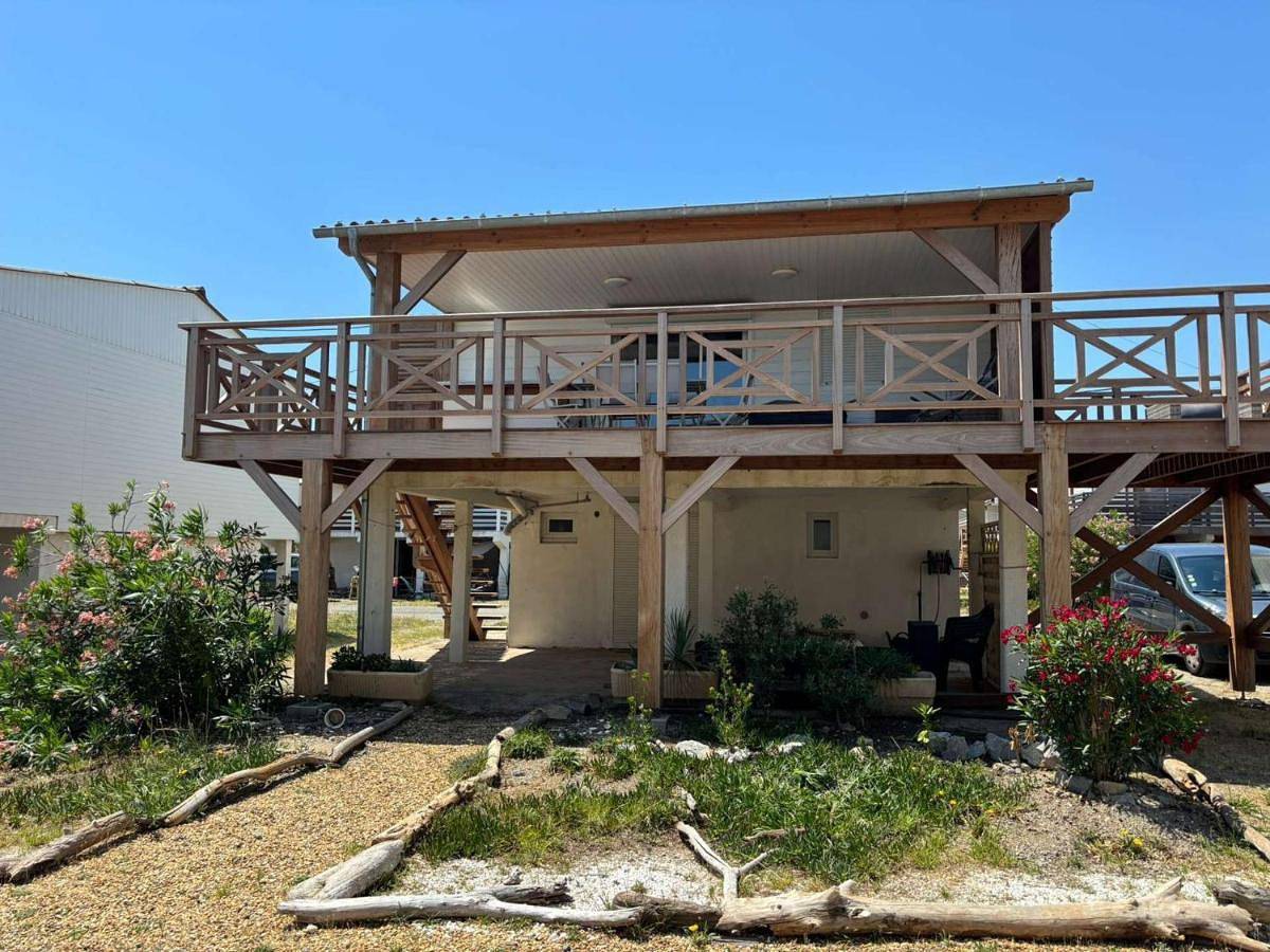 Aig 94 – Chalet en rangée – Gruissan – 6 personnes in Gruissan (Ville), Gruissan