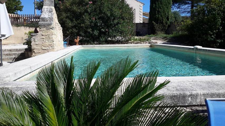 Location de vacances pour 2 personnes, avec piscine ainsi que jardin et vue à Cucuron - 3