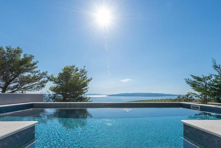 Villa für 8 Personen, mit Pool und Garten sowie Ausblick in Makarska