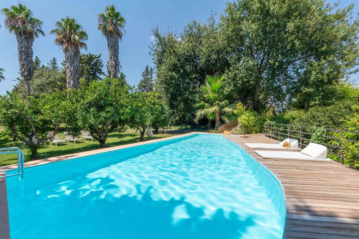 Chalet para 8 personas, con jardín y piscina - 1