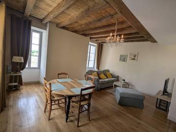 Gîte pour 4 personnes, avec terrasse, animaux acceptés à La Châtre