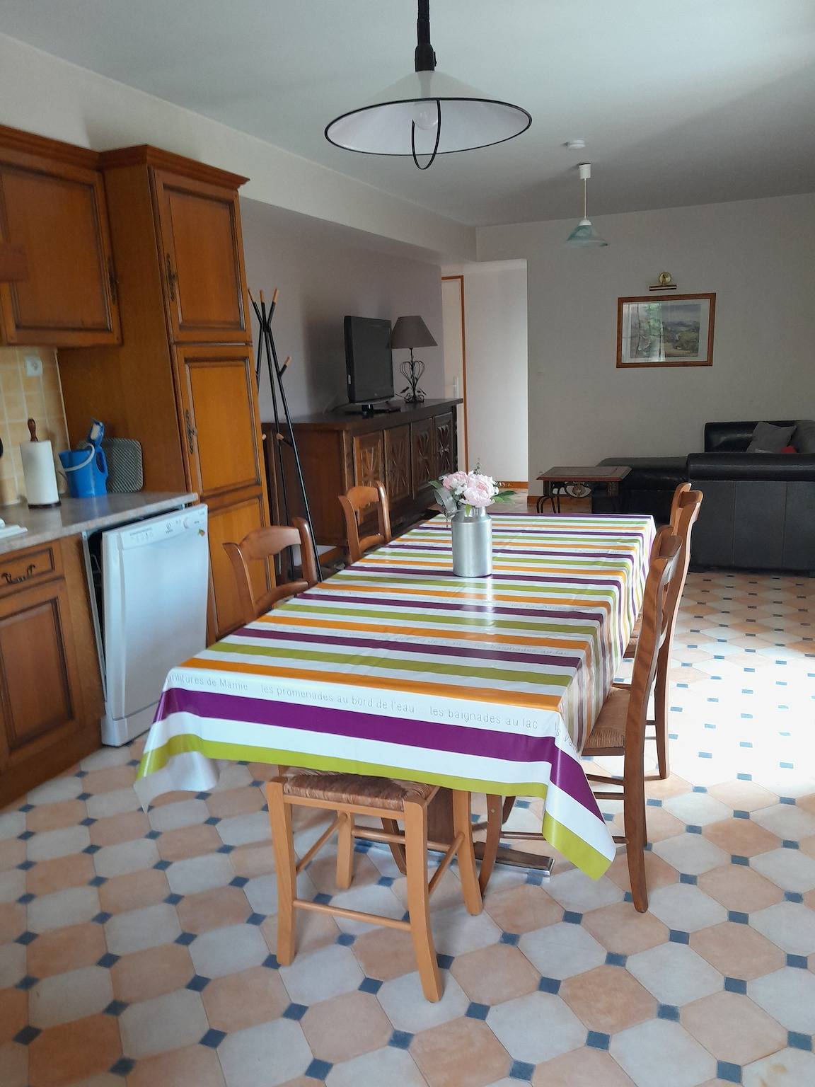 Entire apartment, Apartment 'La Fontaine Bénite' with Private Terrace, Wi-Fi and Air Conditioning in Seyssel, Saint-Julien-en-Genevois region