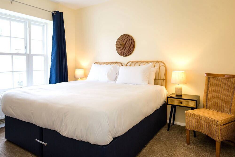 Entire apartment, Sea Downs - moments from beach in Eastbourne, East Sussex