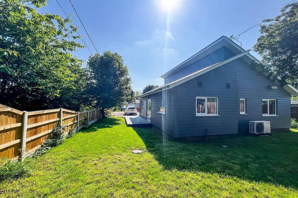 Well designed bungalow in the seaside resort of Hemsby, ref 99012B in Hemsby, Great Yarmouth