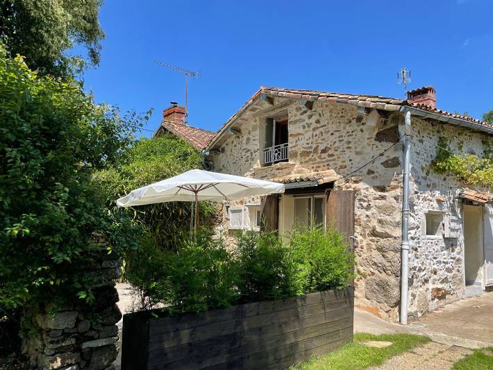 Gîte pour 2 personnes, avec jardin ainsi que terrasse et piscine, animaux acceptés dans les Deux-Sèvres - 2