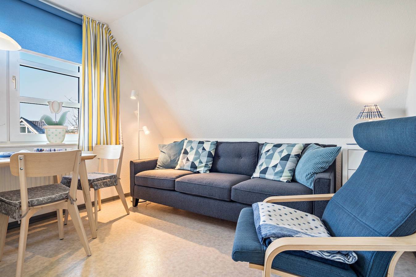 Ganze Wohnung, Ferienwohnung 'Nordhaus 3' nahe dem Strand mit Gemeinschaftsgarten und Wlan in Duhnen, Cuxhaven