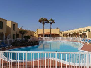 Bungalow para 2 personas, con jardín y piscina en Caleta de Fuste