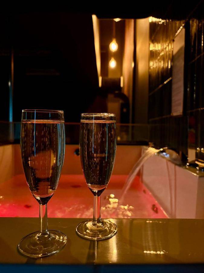 Gîte pour 2 personnes, avec jardin ainsi que terrasse et vue à Coutiches - 3