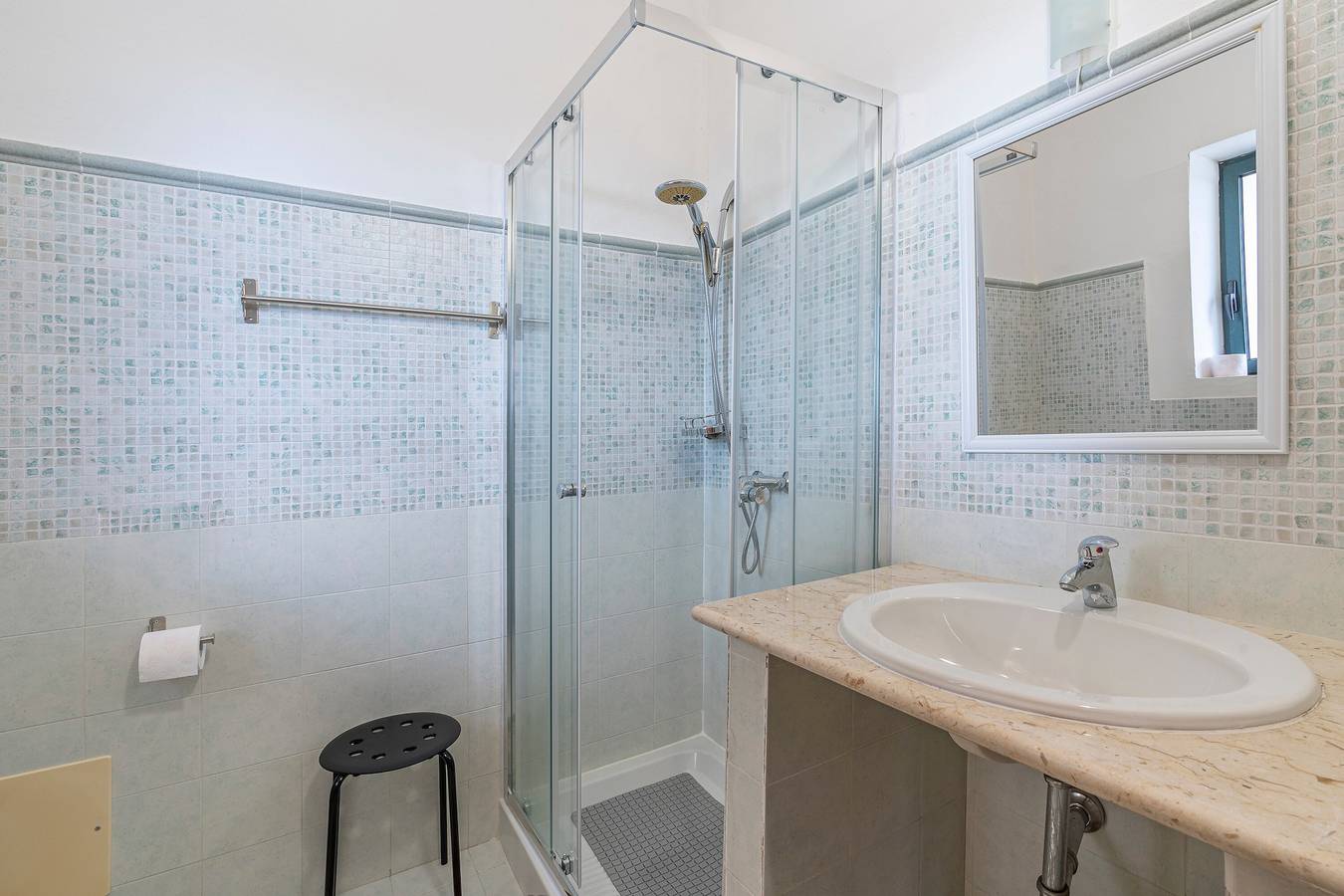 Entire studio, Studio 'Menta - Fiumara Val Di Noto' with Mountain View, Wi-Fi and Air Conditioning in Noto, Noto region