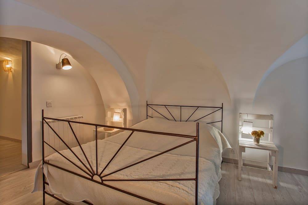 Entire apartment, Duplex apartment 10 minutes from the sea in Belgodère, Calvi region