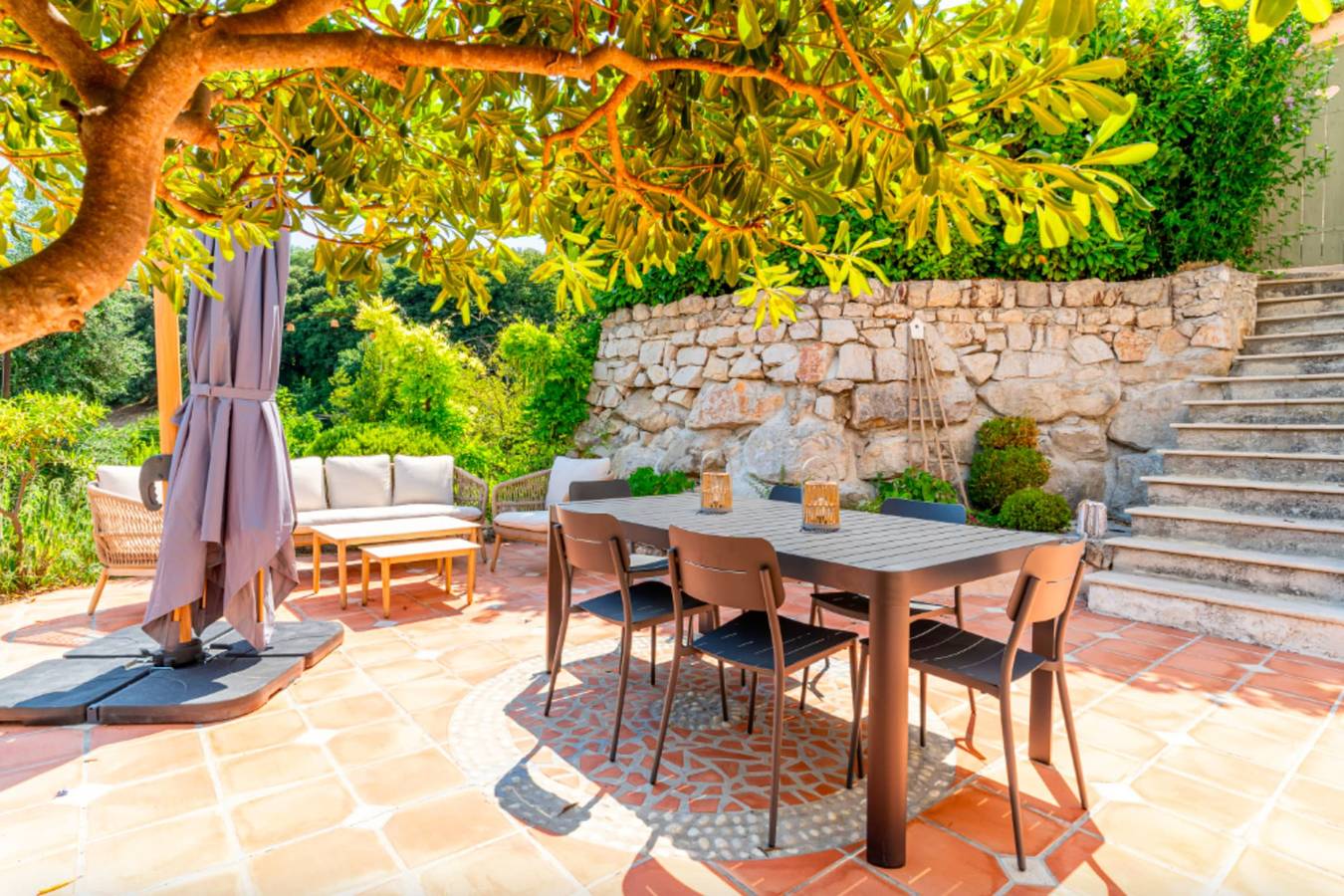 Charming house, 100 m² with garden in Saint-Laurent-du-Var, Region de Cannes