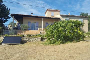 Gîte pour 8 personnes, avec balcon et jardin à Rousset-les-Vignes