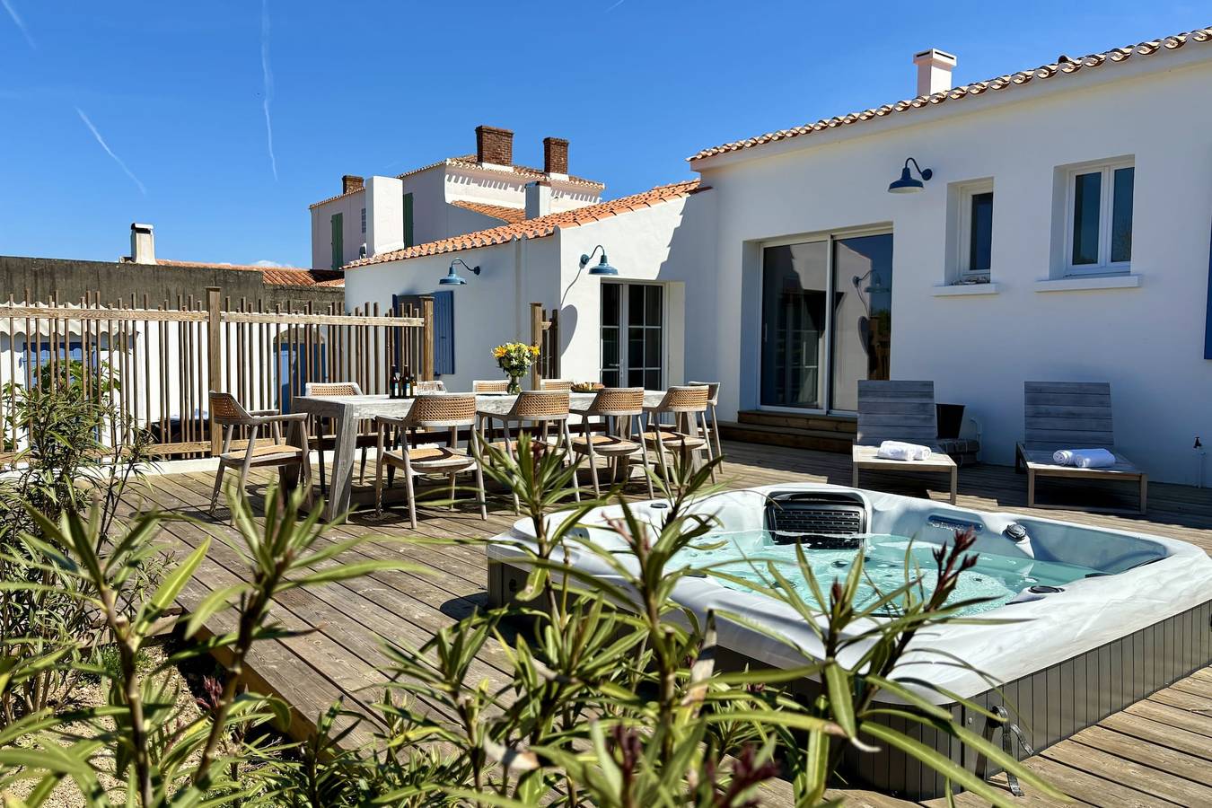 Villa Ker Isabelle Private Jacuzzi, Port 700m, Fisherman's House, 10 guests in L'Île-d'Yeu, Vandea