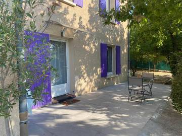 Gîte pour 2 personnes, avec jardin et vue à Forcalquier