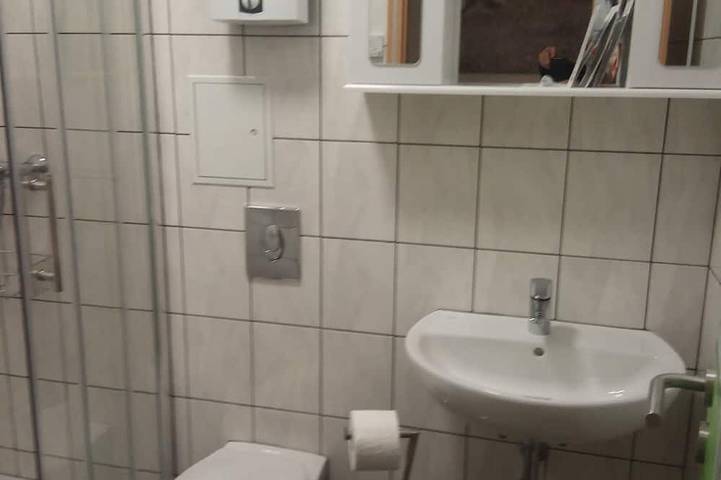 Geheel appartement, Modern studio apartment with a kitchen and bathroom in Reinickendorf, Berlijn