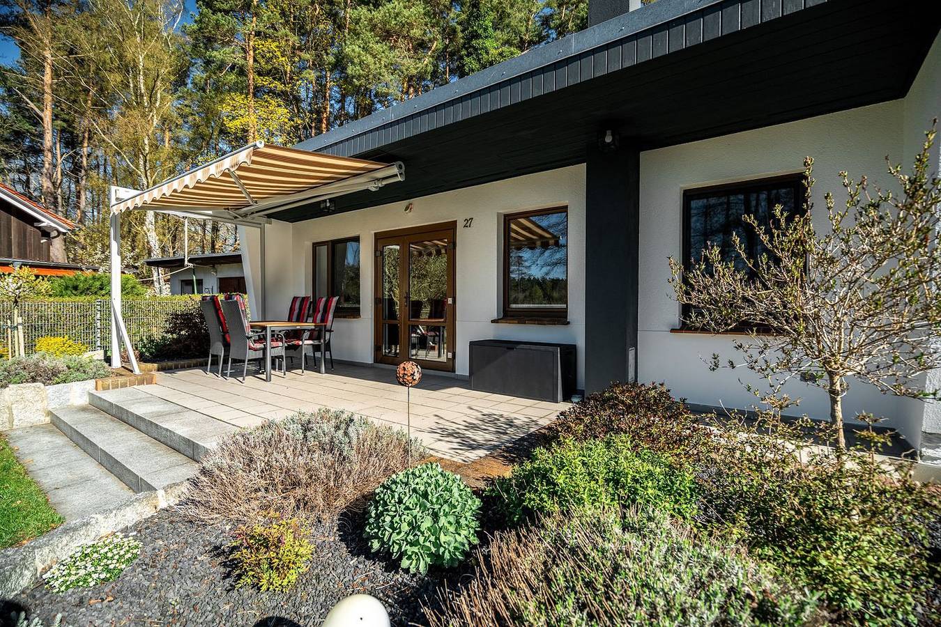 Waterkieker – Bungalow am Jabelschen See mit Steg & Outdoor-Sauna in Jabel, Mecklenburgische Seenplatte