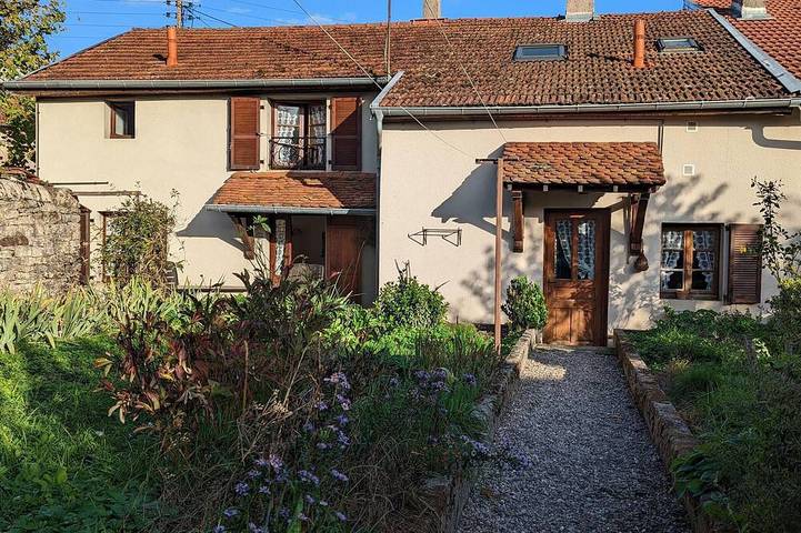 Gîte pour 12 personnes, animaux acceptés