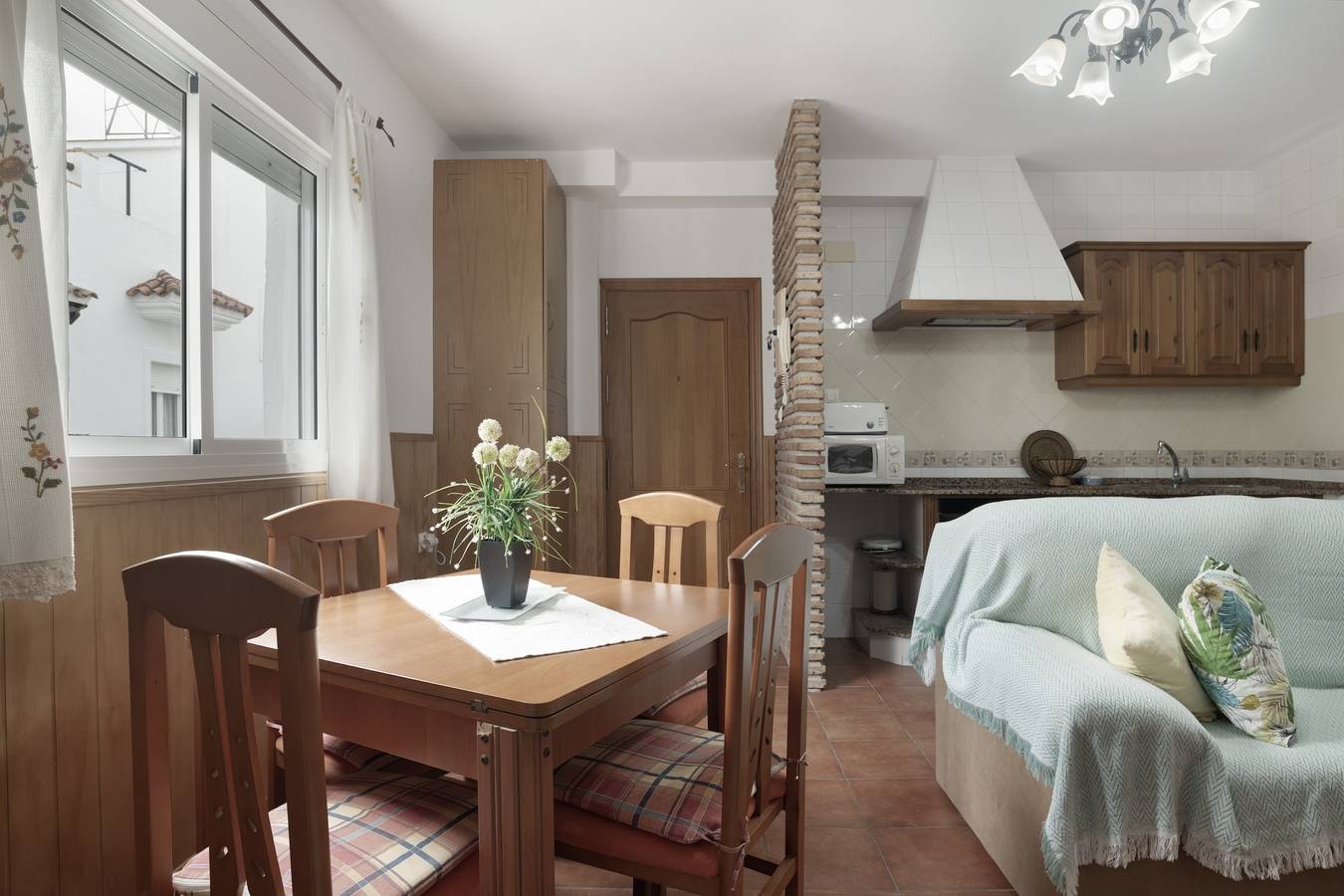 Apartamento inteiro, Apartamento com ar condicionado numa excelente localização, com terraço no último piso e Wi-Fi; in Conil de la Frontera, Costa de la luz