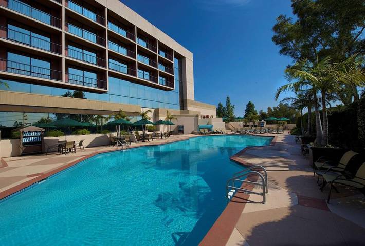 Hôtel pour 4 personnes, avec piscine et balcon - 1
