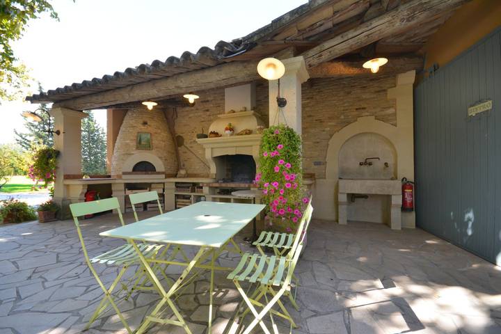 Gîte pour 2 personnes, avec jardin ainsi que piscine et terrasse à Le Thor - 3