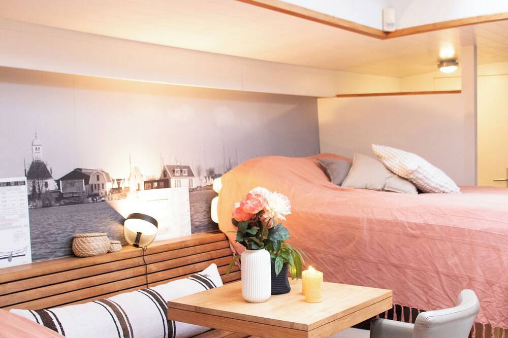Unique spacious comfortable (private) boat near Amsterdam in Amsterdam Oost, Holländische Küste