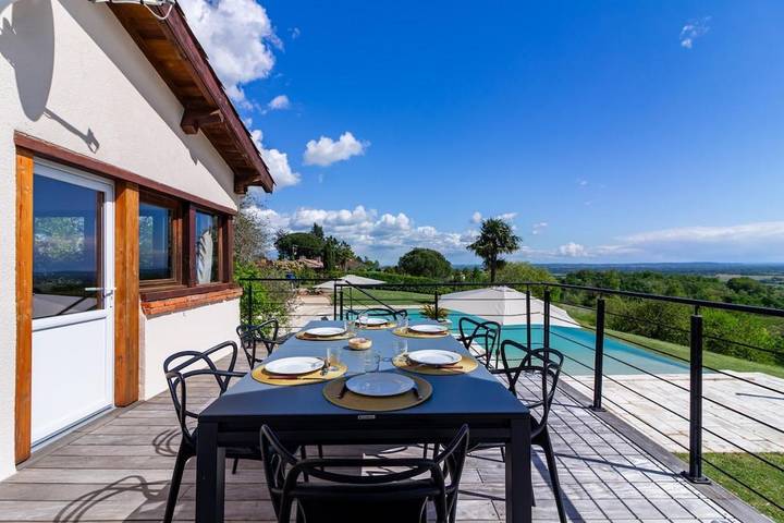Gîte pour 6 personnes, avec sauna et jardin ainsi que piscine et vue à Montastruc
