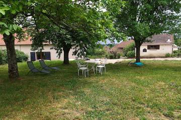 Gîte pour 8 personnes, avec terrasse et jardin dans Saint-Brancher