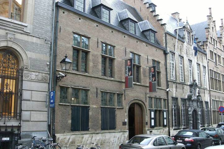 Appartement entier, Walking Distance to Grote Markt! Family-friendly Property, City Views & Kitchen! in Anvers, Région d'Anvers