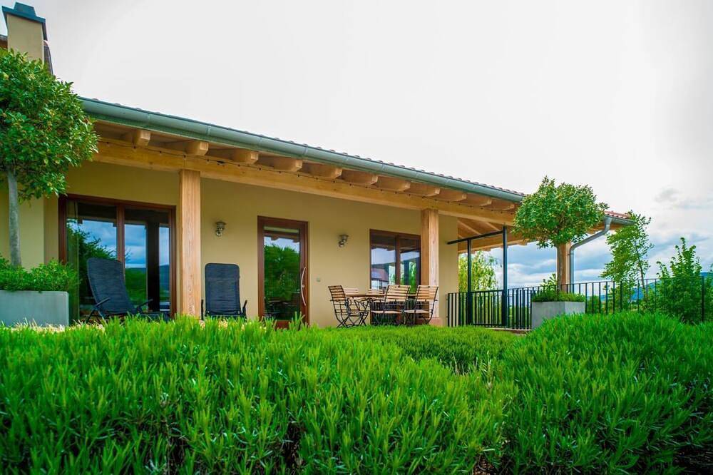 Ganze Wohnung, Wunderschöne Ferienwohnungam Rand der Pfälzer Berge in Edenkoben, Südliche Weinstraße
