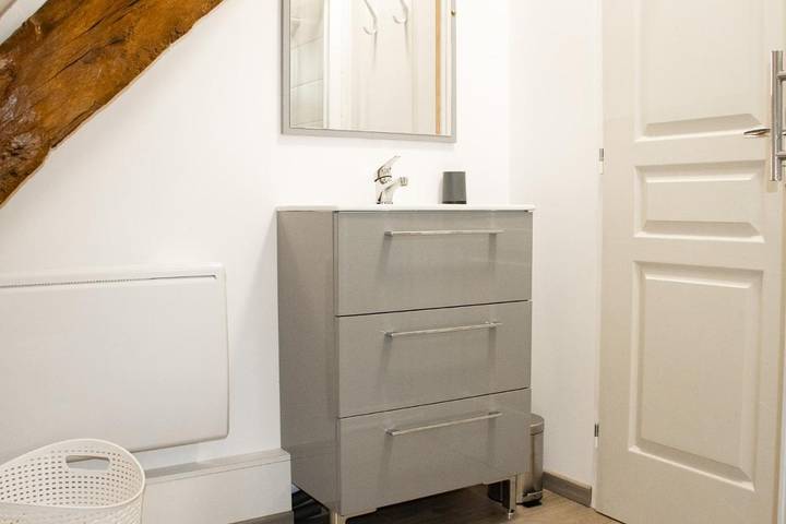 Location de vacances pour 2 personnes, avec terrasse ainsi que jardin et piscine à Saint-Jean-de-Laur - 4