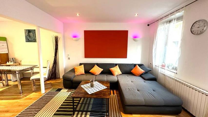 Ferienwohnung für 13 Personen, mit Sauna und Whirlpool sowie Garten und Terrasse - 1
