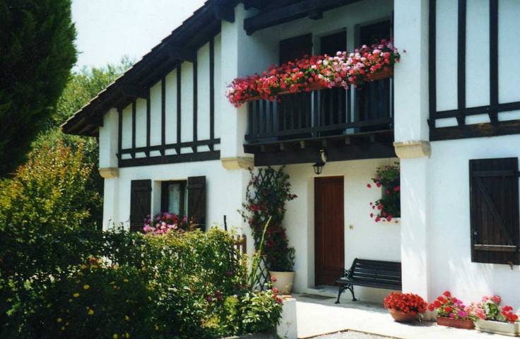 Chambre d’hôte pour 5 personnes, avec Terrasse et Jardin