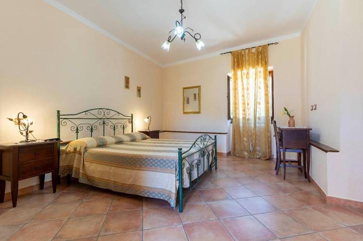 Agriturismo per 2 persone, con panorama e giardino a Camerota