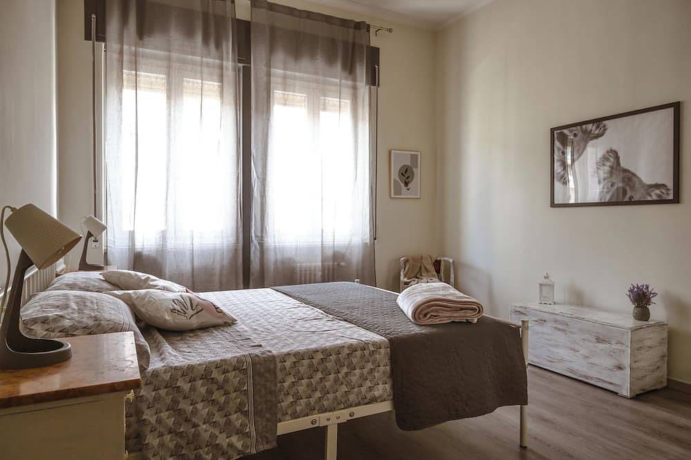Apartamento entero, Very cozy apartment on the 3rd floor(with elevator) in downtown Cuneo in Cuneo, Provincia de Cuneo