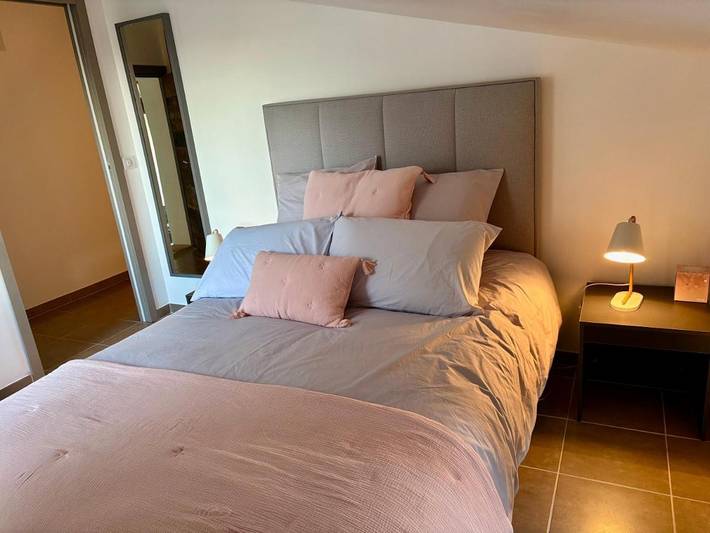 Location de vacances pour 2 personnes, avec vue et terrasse, animaux acceptés à Saint-Quentin-la-Poterie - 3