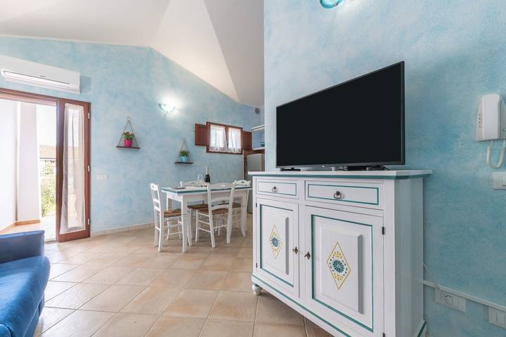 Casa vacacional 'Villetta 110 e lode' con piscina in Is Chillaus, Sant'Anna Arresi