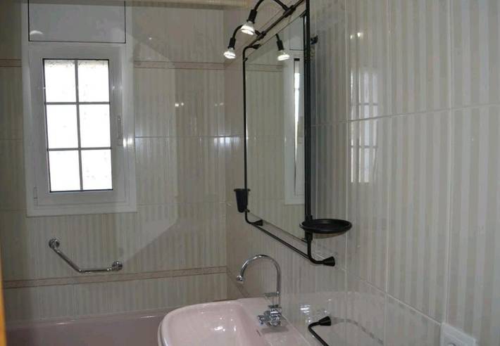 Casa rural para 9 personas, con Balcón y Terraza además de Jardín y Piscina en Cunit - 4
